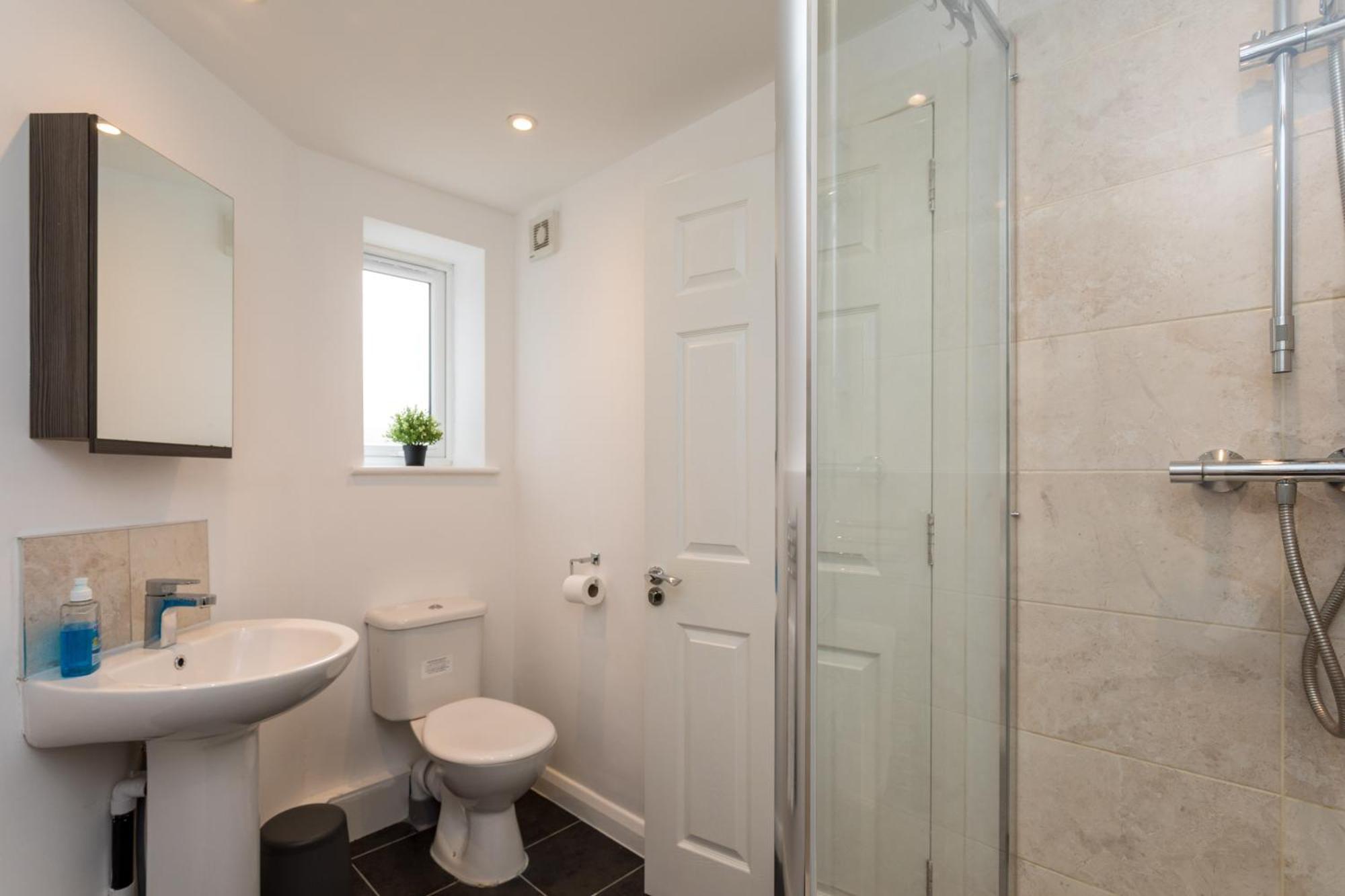 Flat 7- Spacious Studio Flat In The Heart Of Crawley Eksteriør bilde