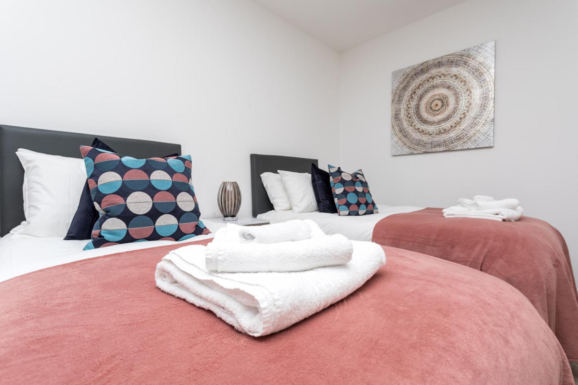 Flat 7- Spacious Studio Flat In The Heart Of Crawley Eksteriør bilde